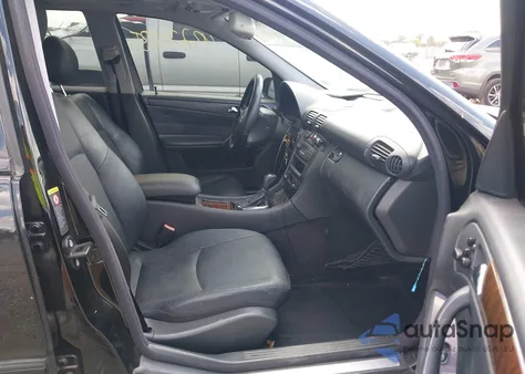 2003 Mercedes-Benz C 320 from USA, damaged, VIN WDBRH64J23F307210